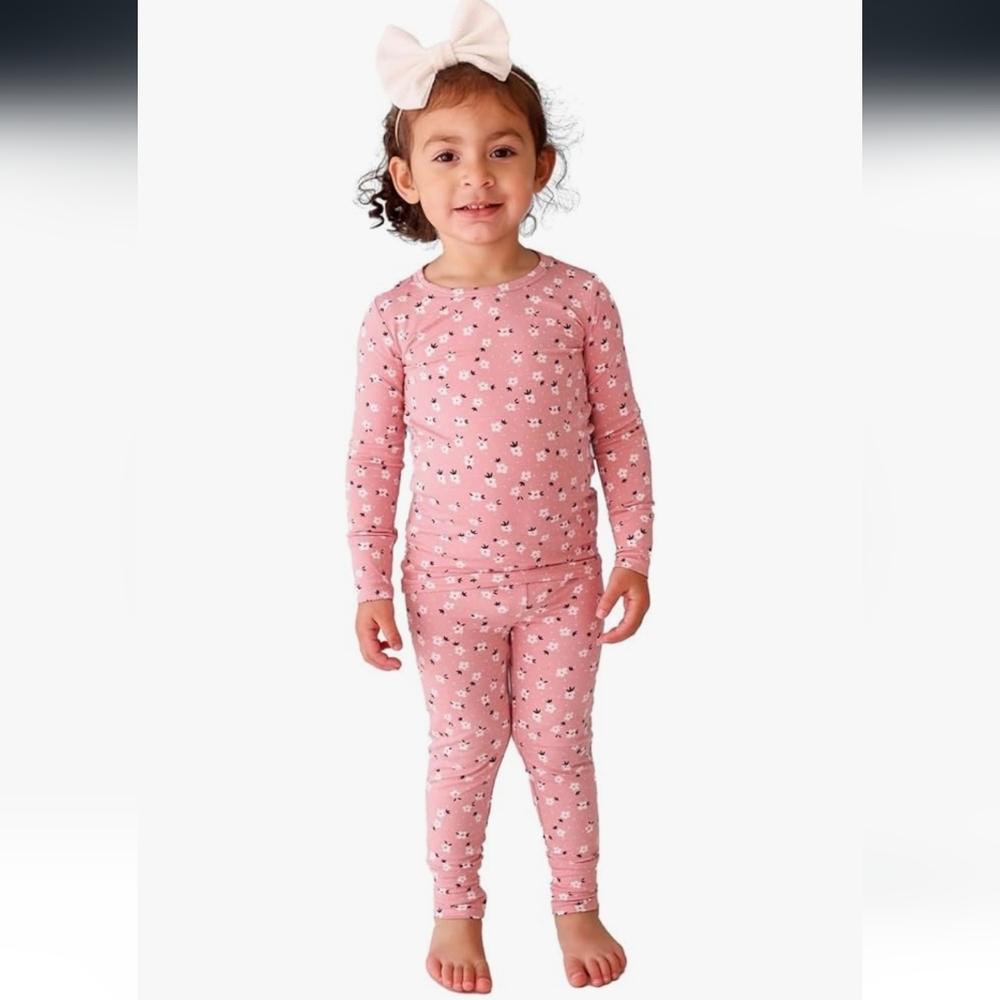 Peanuts Pink Pajama Set with White Floral Design- Emmilene NWT-NIB 3t-4t